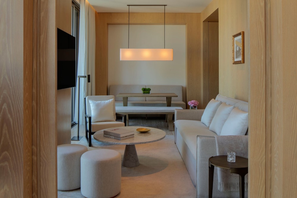 Superior Suite, 1 Bedroom, Balcony - Photo 5