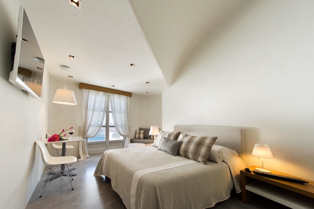Deluxe Room - Photo 1
