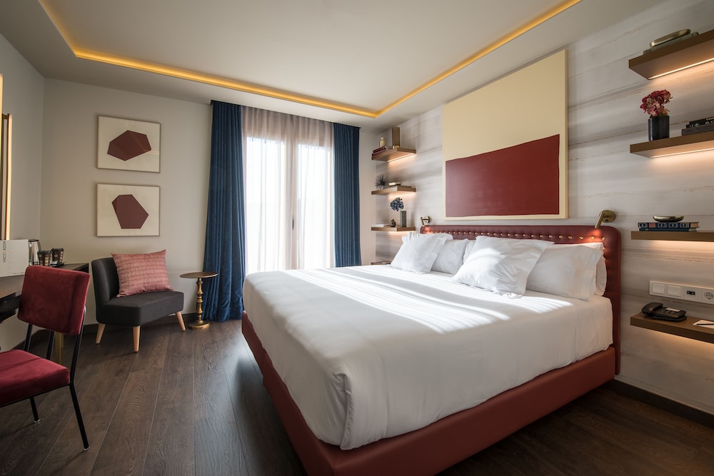 2 Connected rooms