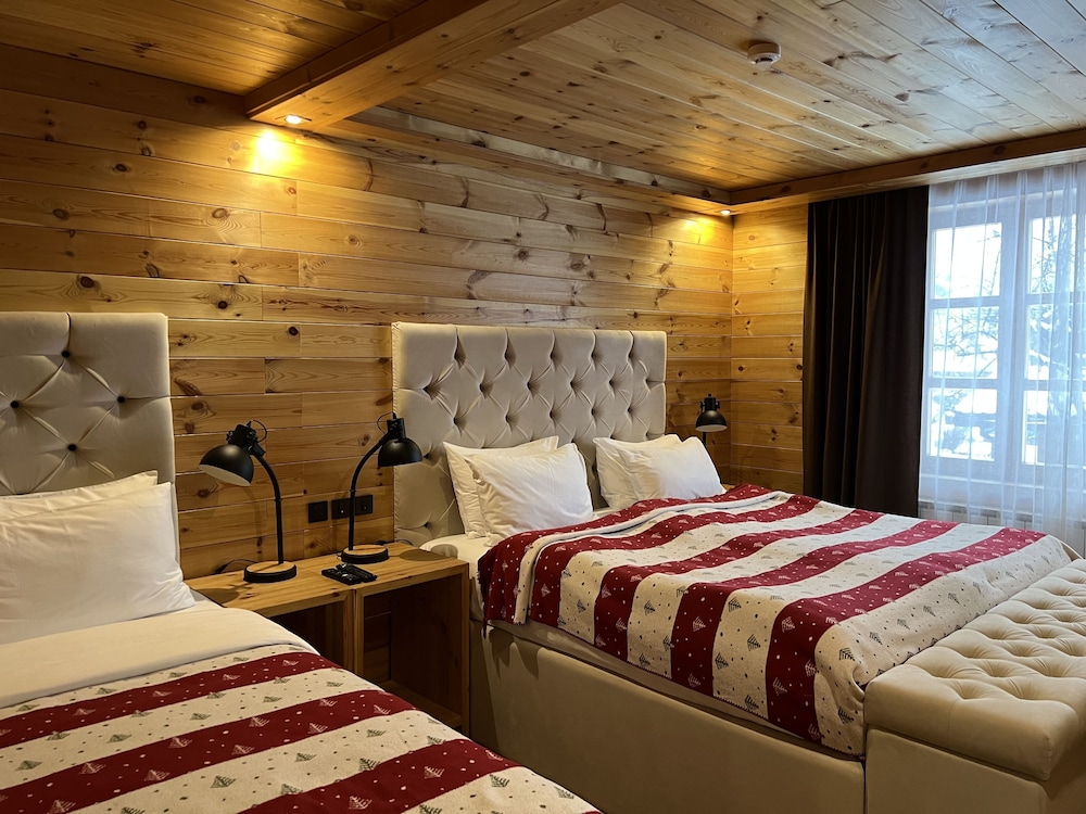Deluxe Suite - Photo 1
