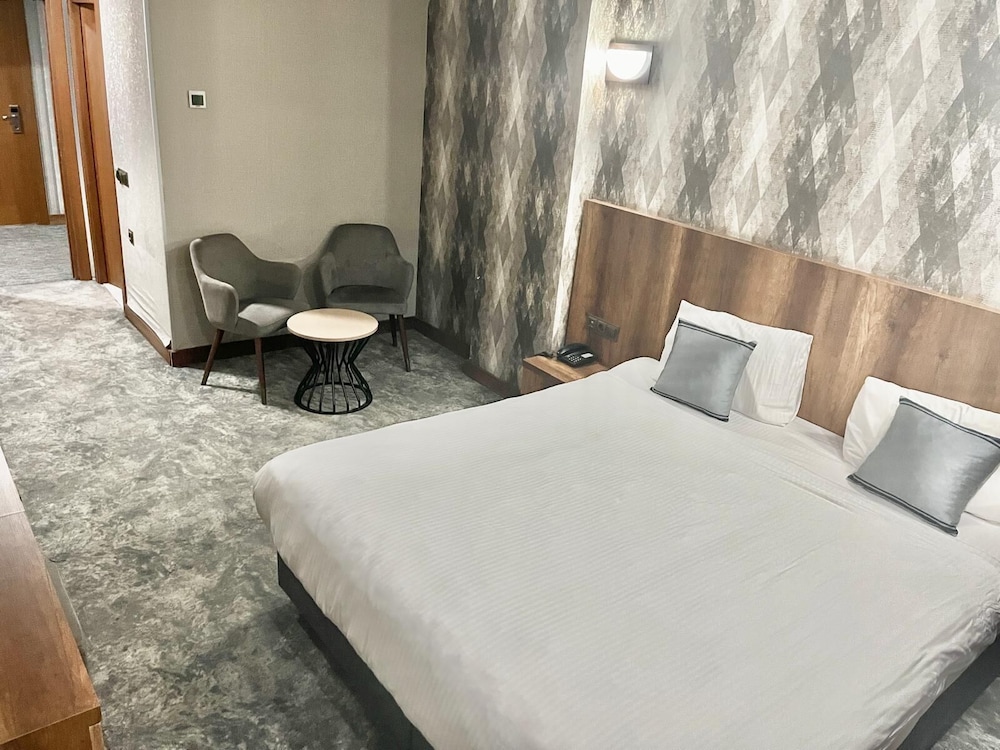 Economy Room (No Window) - Photo 1