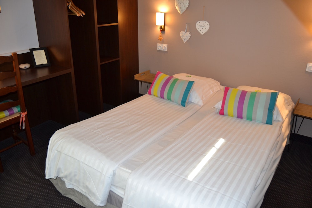 Basic Triple Room photo 2
