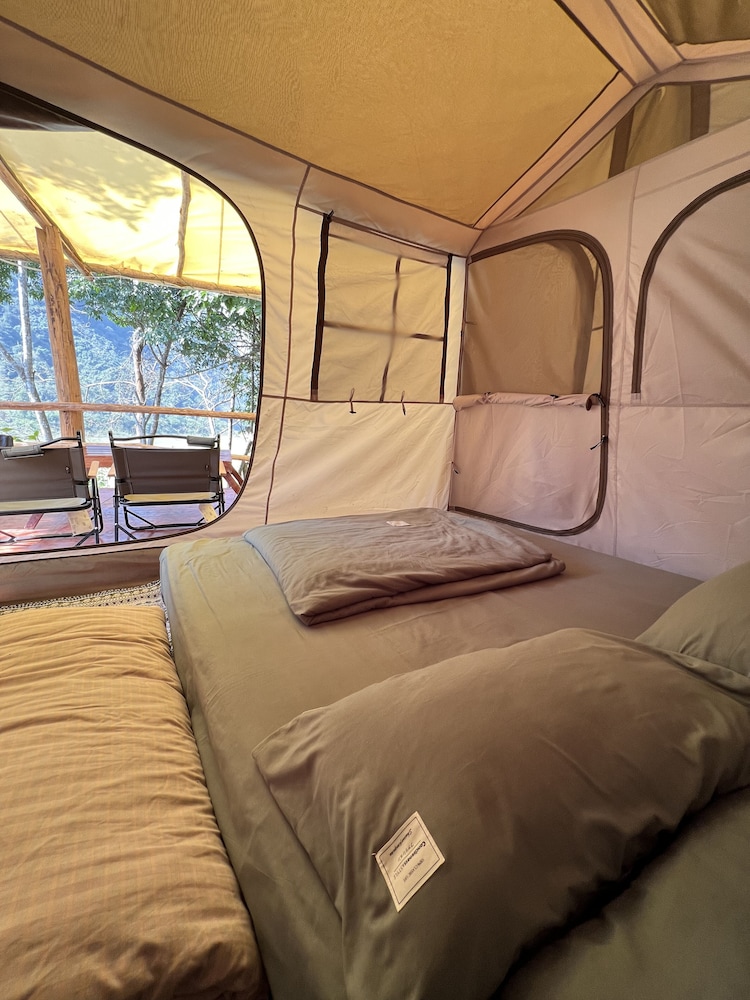 Panoramic Tent, 2 Queen Beds, Lake View, Lakeside photo 1
