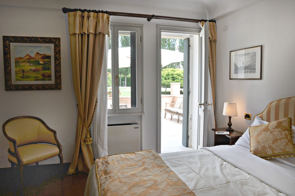 Classic Double Room Single Use - Photo 9