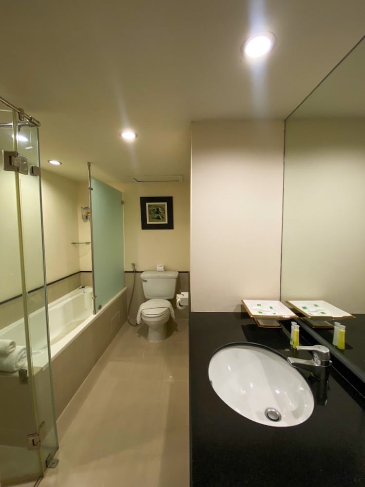 Suite Room - Photo 28