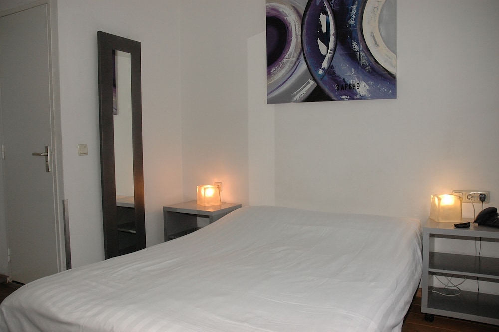 Deluxe Double Room, Bathtub photo 1