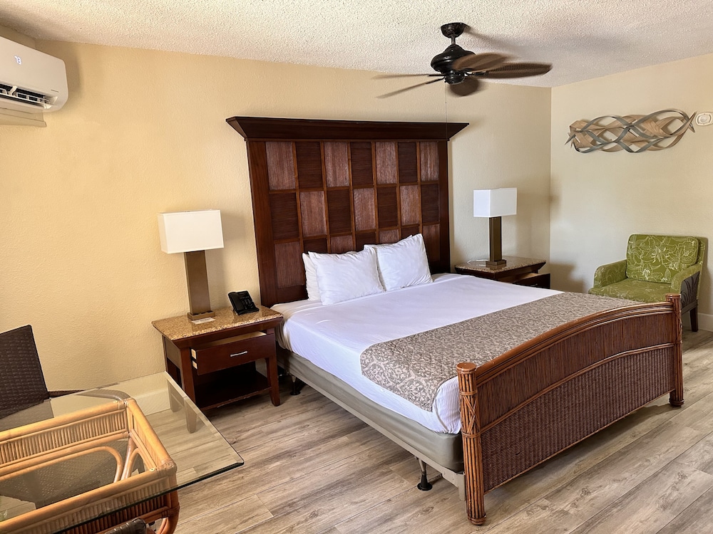 Room, Patio, Beachfront (no Meals)