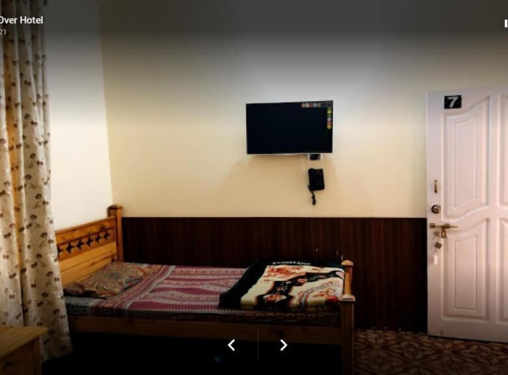 Standard Double Room - Photo 8