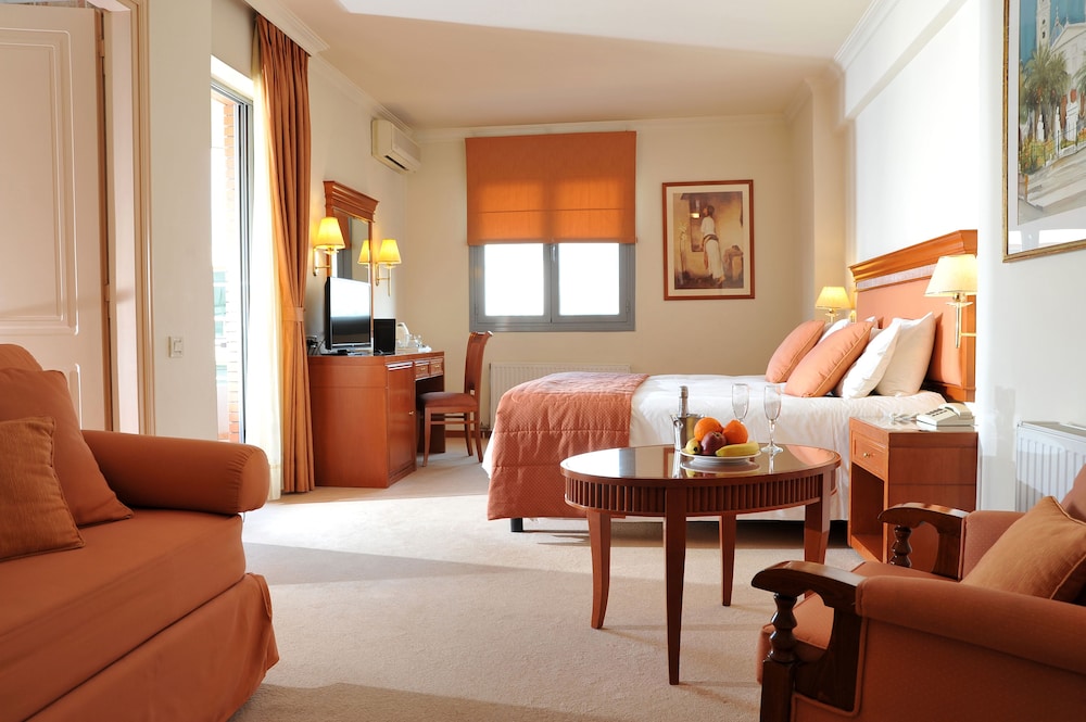 Executive Room, Jetted Tub photo 2