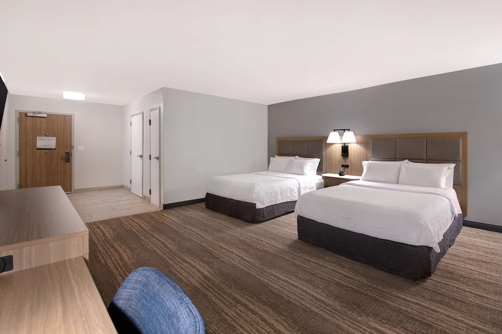 Room, 2 Queen Beds, Accessible, Non Smoking - Photo 9