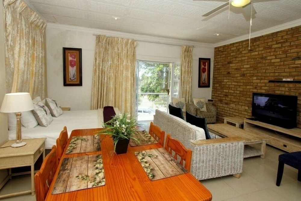 Family Suite (Penthouse) photo 1