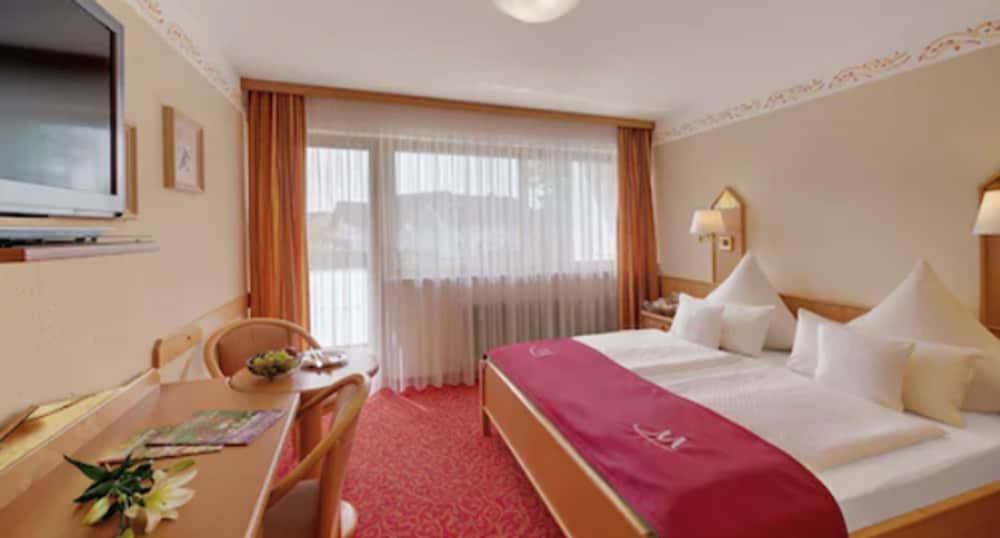 Standard Double Room, 1 Bedroom, Non Smoking, Refrigerator - Photo 1