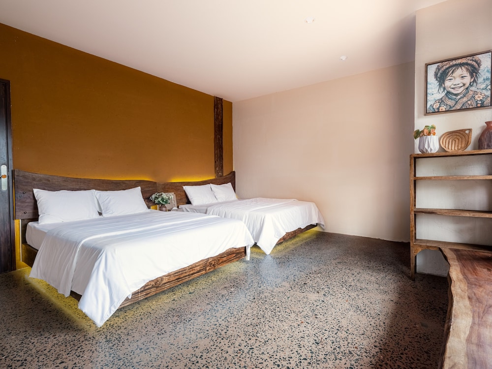 Luxury Quadruple Room, Mountain View