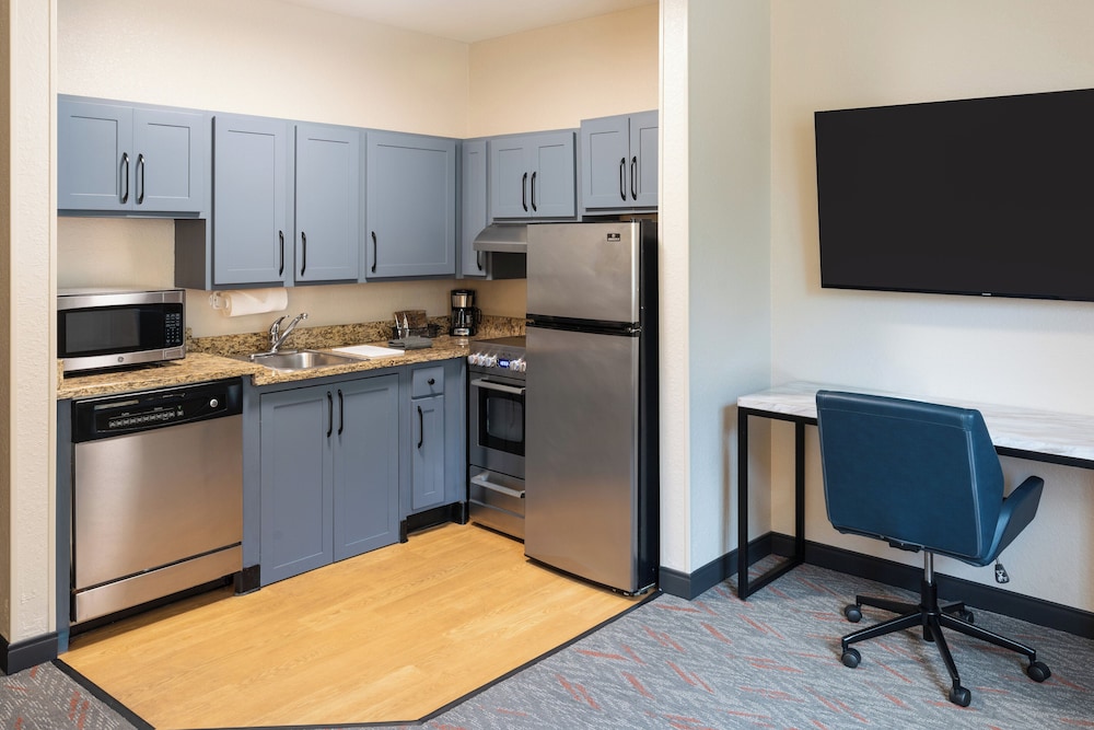 Studio, 1 King Bed, Mobility Accessible (Communications, Roll-In Shower) - Photo 1