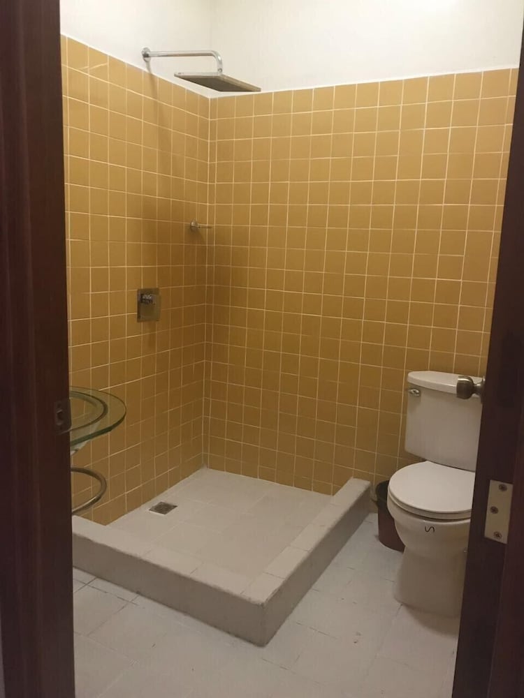 Basic Double Room Single Use, 1 Bedroom, Non Smoking, City View photo 3