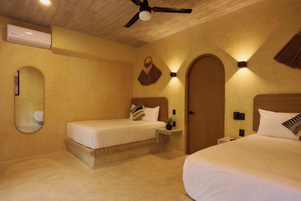 Family Suite, 2 Double Beds photo 1