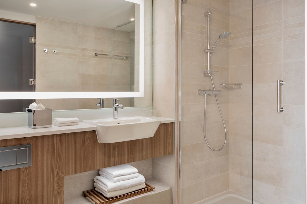 Standard Room, 2 Twin Beds, City View - Photo 5