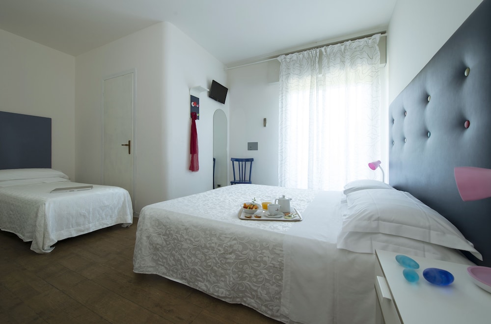 Standard Triple Room, Balcony photo 1