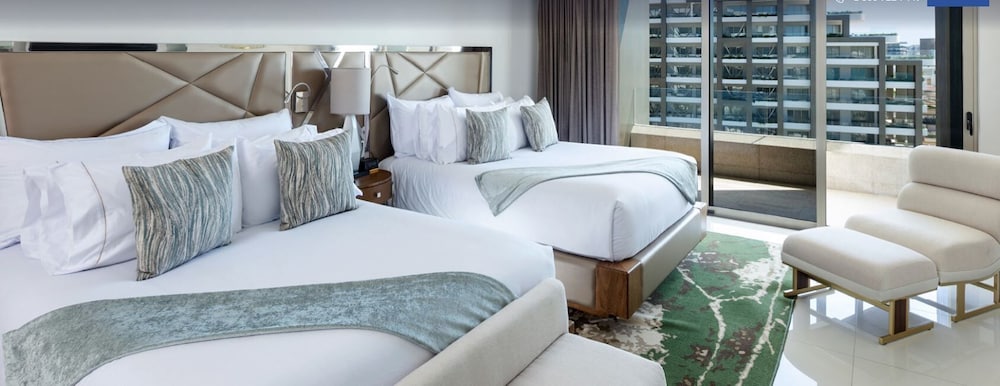 Luxury Suite photo 2