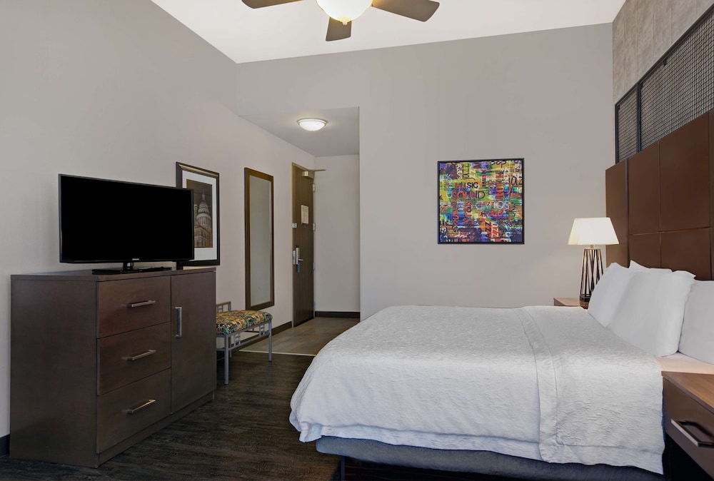 Standard, with Balcony, Accessible