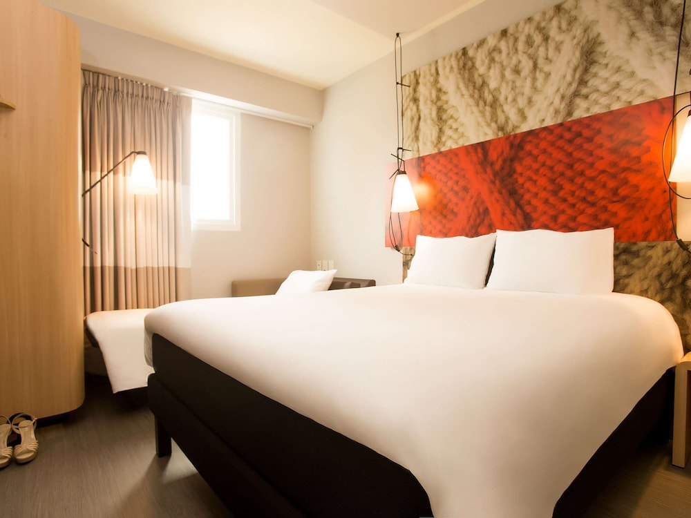 Room, 1 Double Bed with Sofa bed photo 2