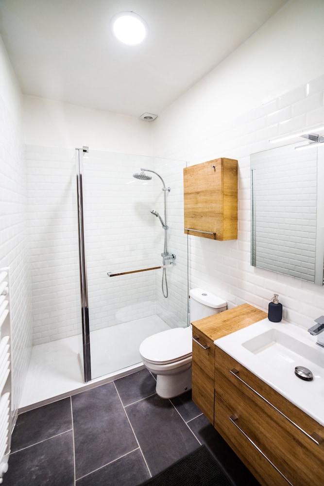 City Suite, Shared Bathroom (LGC habitat chambre 5) photo 3