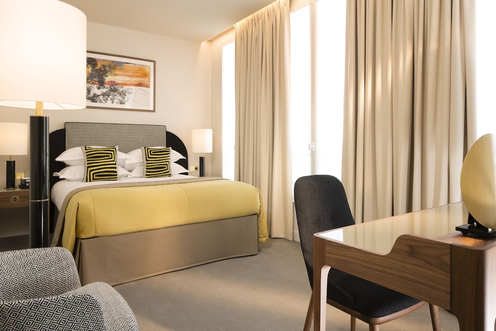 Deluxe Double Room, 1 Queen Bed thumbnail 6