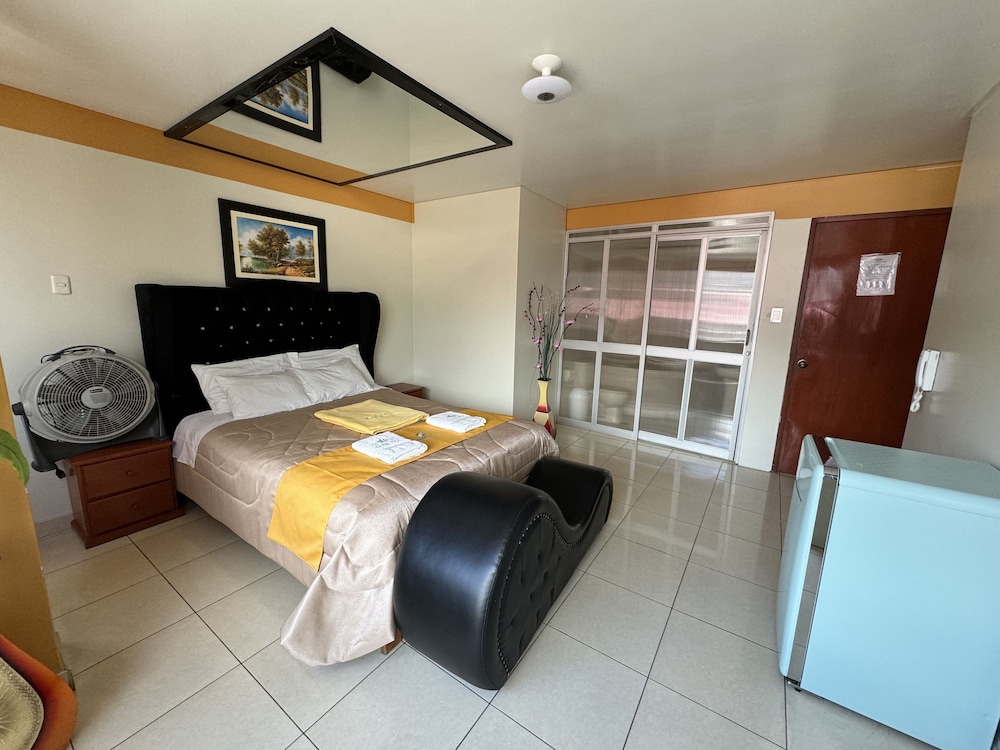 Junior Studio Suite, Hot Tub photo 1
