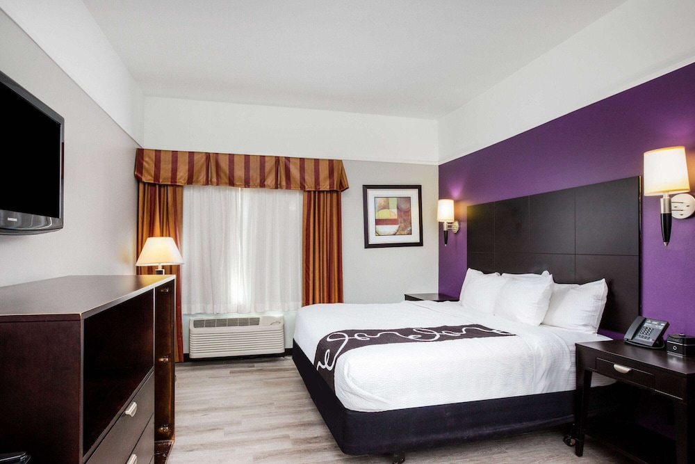 Superior Room, 1 King Bed, Non Smoking