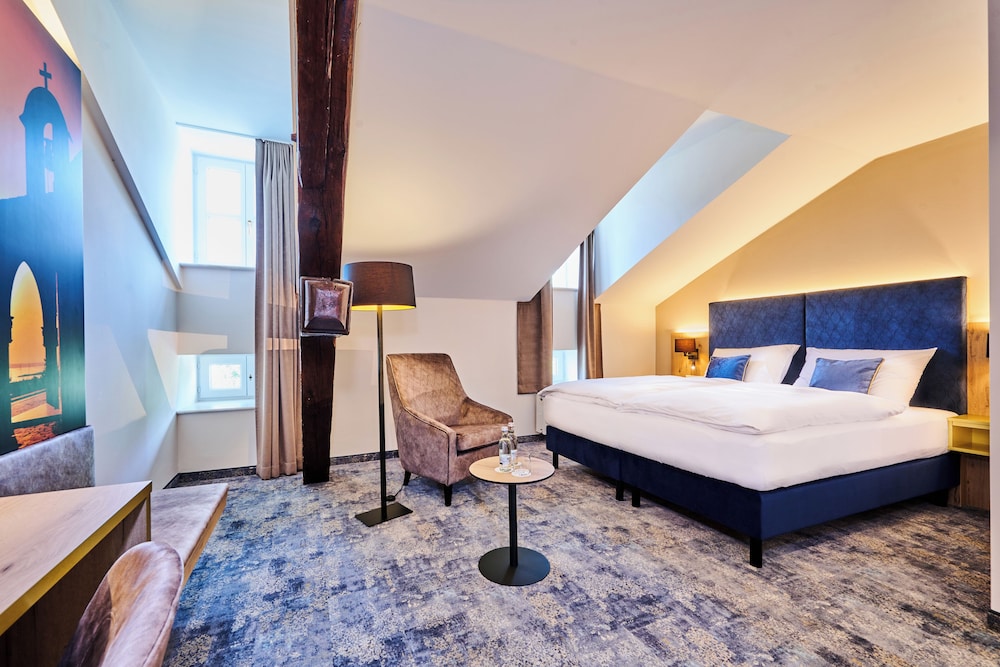 Superior Double Room, 1 King Bed, Private Bathroom
