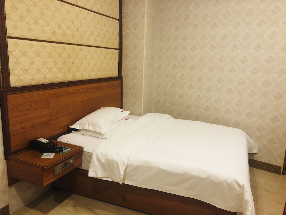 Standard Double Room, No Windows