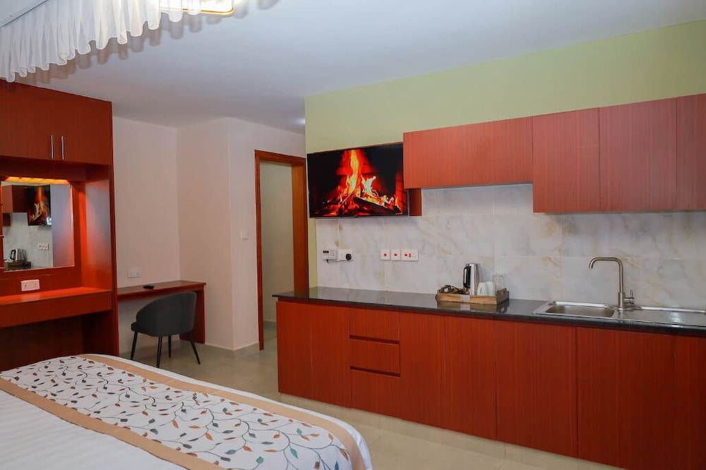 Deluxe Double Room, Balcony, Hill View