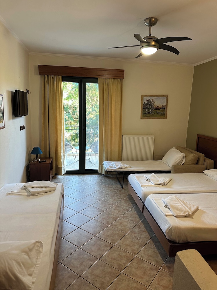 Basic Triple Room