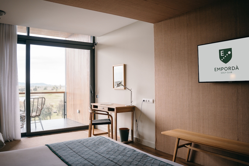 Deluxe Double Room, Terrace, Golf View