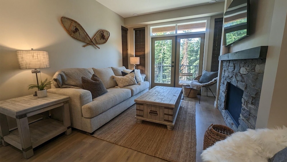 Condo, 2 Bedrooms photo 1