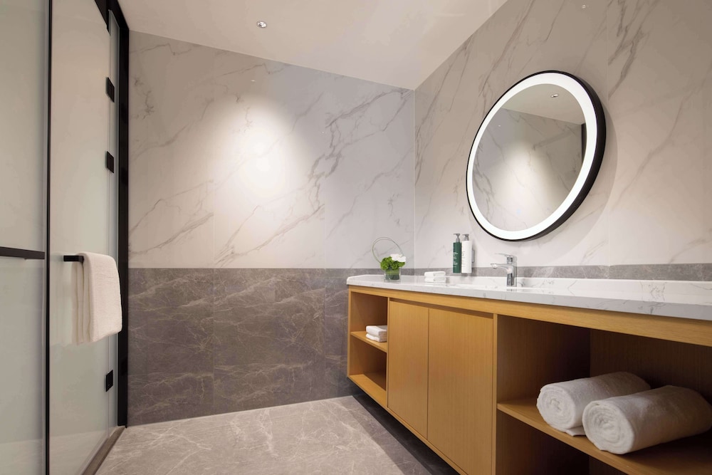Suite, 1 Bedroom - Photo 3