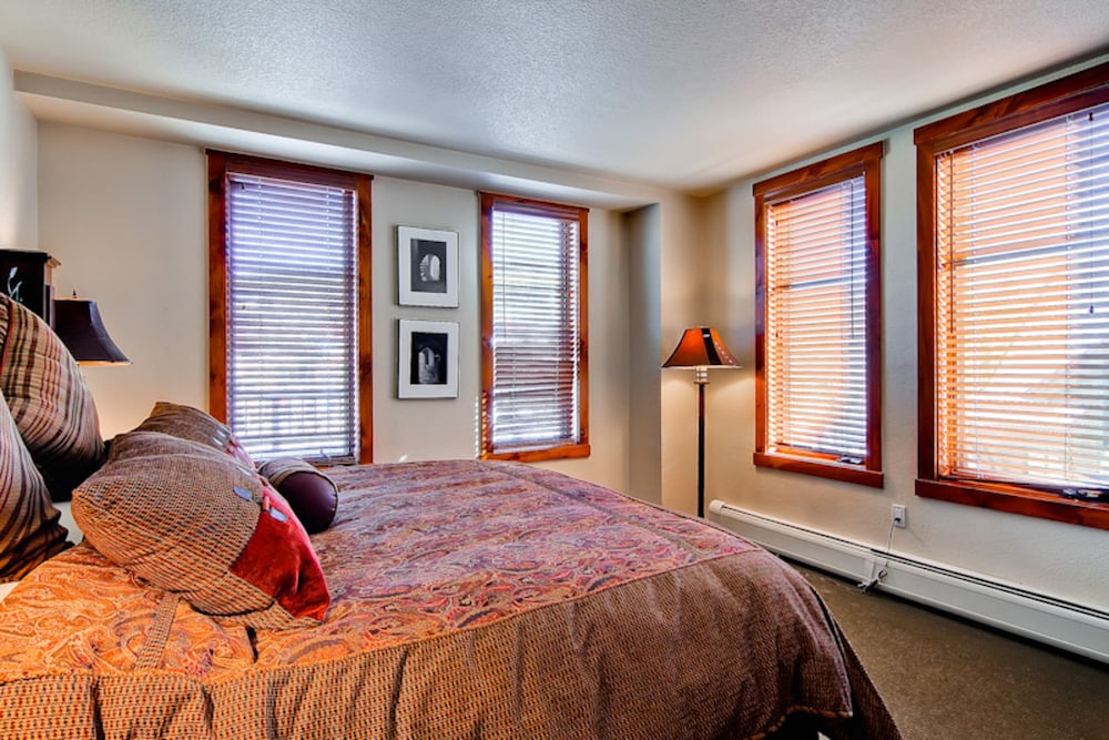 Condo, 3 Bedrooms photo 3