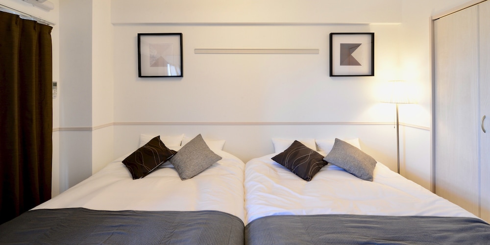 Family Suite, Brown 6 - Photo 10