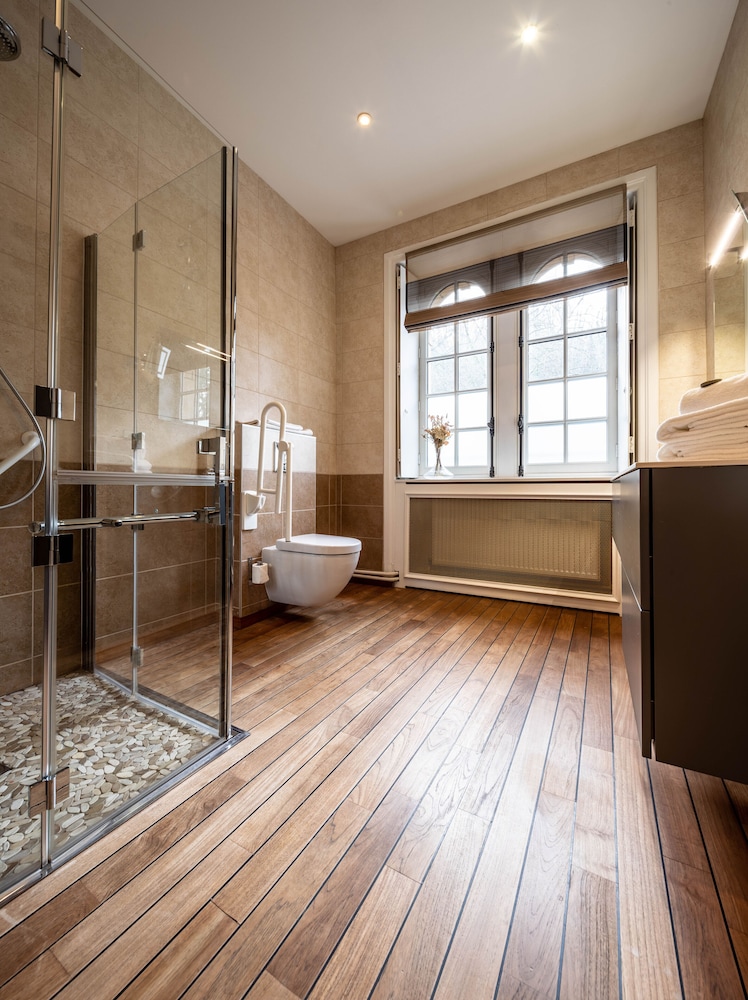 Suite - Photo 3