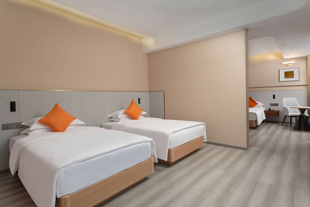 Family Suite, Multiple Beds, Non Smoking photo 1