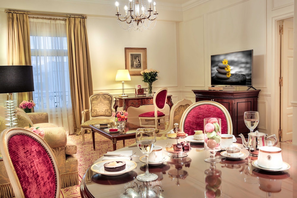 Deluxe Suite (Premier) thumbnail 6