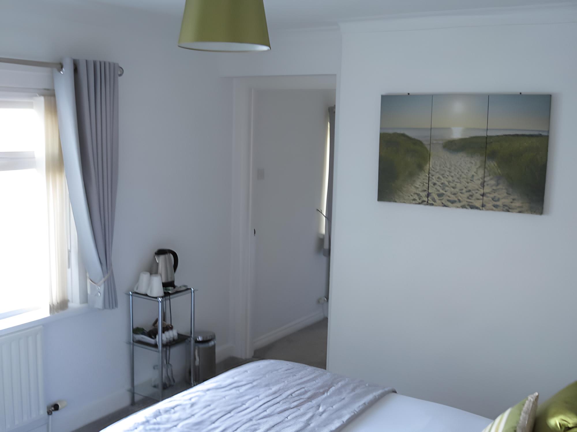 Suite, Ensuite (Room 3) photo 2