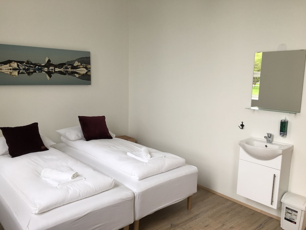 Economy Triple Room, 3 Twin Beds photo 3