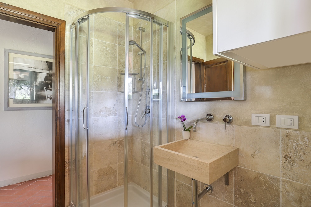 Superior Suite, 1 Bedroom, Ground Floor (Portico) photo 3