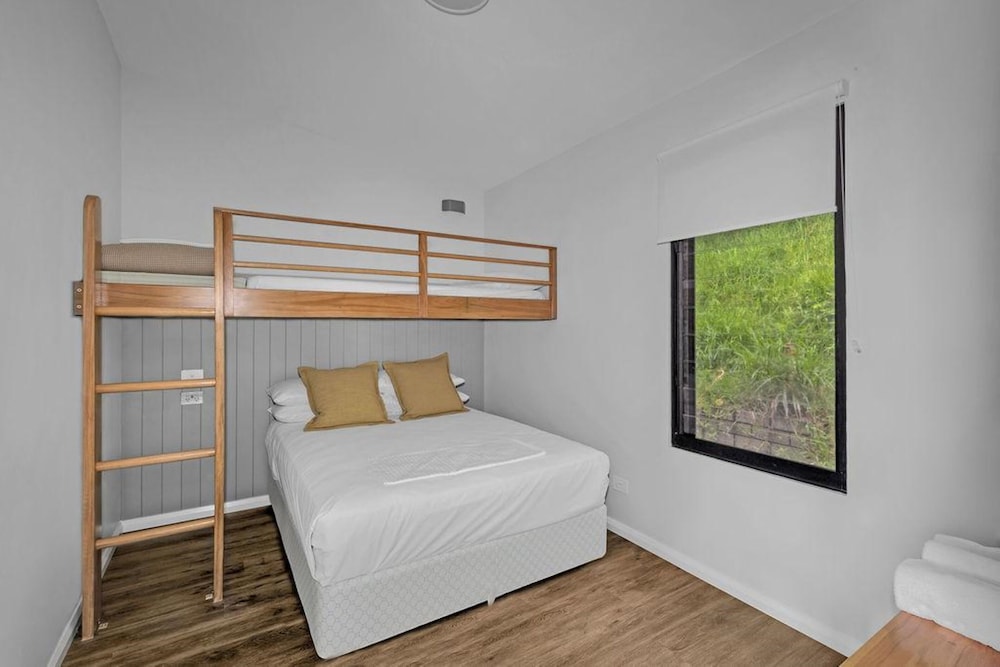 Superior Cabin - Sleeps 5 photo 1