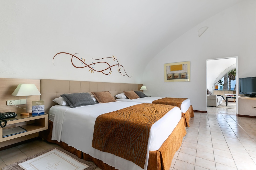 Suite, Patio, Sea View (Terrace,1 adult and 2 children)