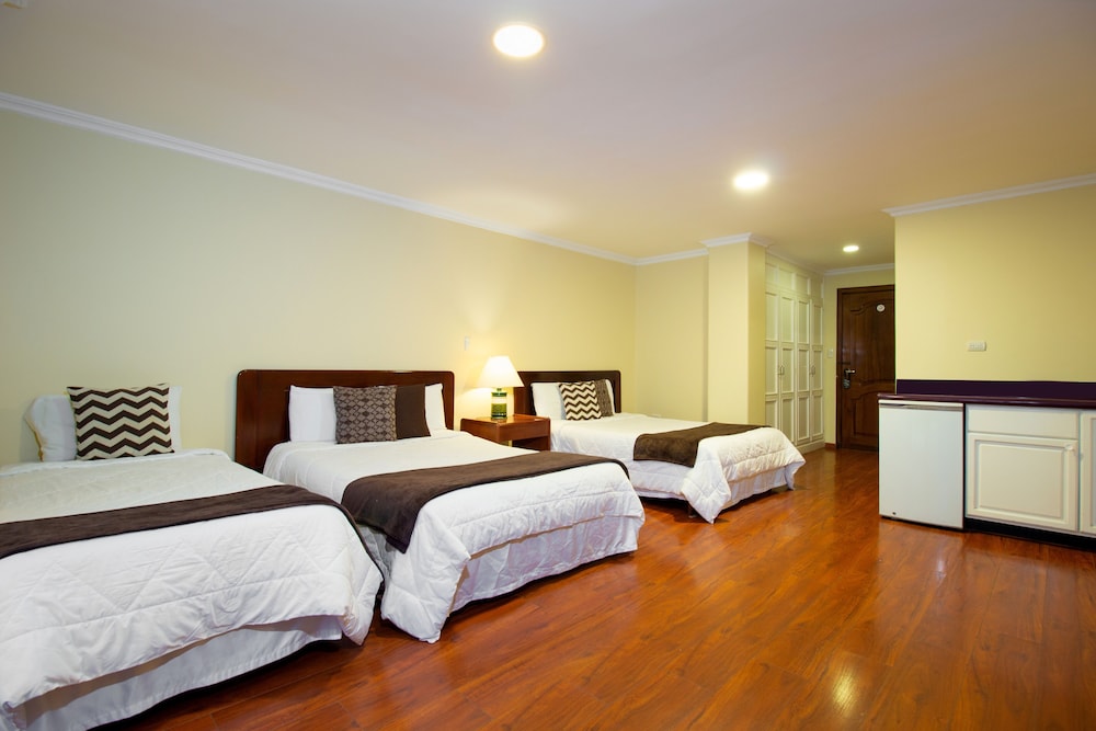 Standard Triple Room, Private Bathroom, Garden Area photo 2