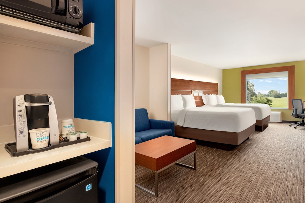 Suite, 2 Queen Beds - Photo 5