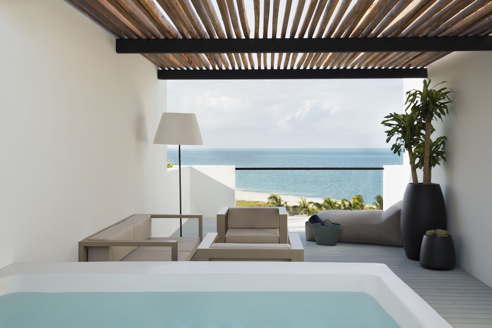 Finest Club Two-Story Rooftop Terrace Suite with Plunge Pool photo 2