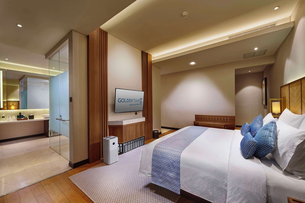 Royal Suite, 2 Bedrooms photo 2